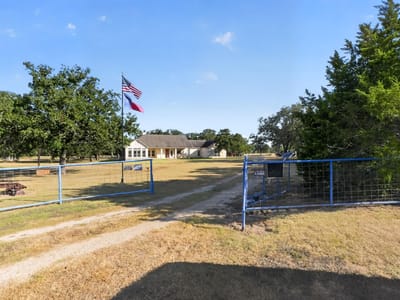 Property photo 2 at 986 High Grove RD - 3 bed 2 bath home