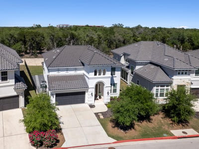 Photo 2 of 29 at 9900 Bayshore BND Unit #65 - 5 bed 3 bath home