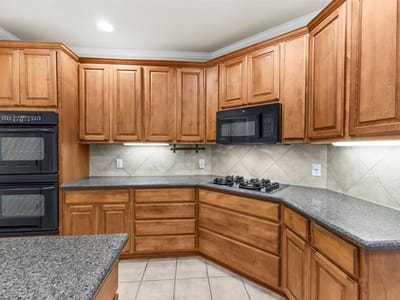 Photo 4 of 40 at 9900 Valderrama DR - 5 bed 3 bath home