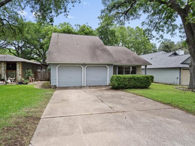 Living area at 9901 Willers WAY - 3 bed 2 bath home