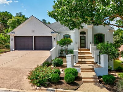 Photo 4 of 40 at 9902 Scenic Bluff DR - 5 bed 3 bath home