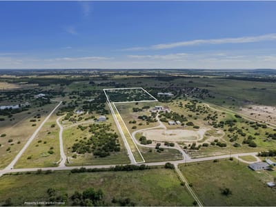Primary bedroom at 999 County Road 217 Rd - Pending, Florence, TX