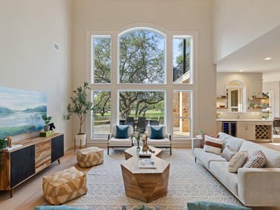 Primary bedroom at 999 Enchanted Oaks DR - 5 bed 3 bath home