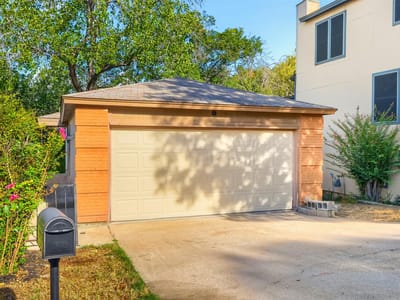 Property photo 2 at 6026 Mount Bonnell CV - 3 bed 3 bath home