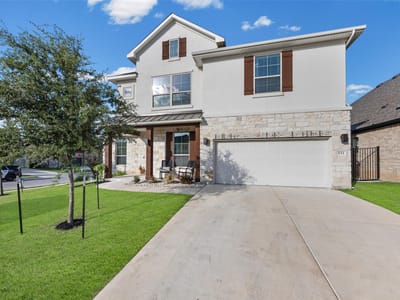 Living area at 531 Great Lawn BND - 5 bed 4 bath home