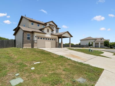 Property photo 3 at 260 Silver Springs BND - 4 bed 2 bath home