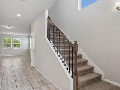 Property photo 5 at 260 Silver Springs BND - 4 bed 2 bath home