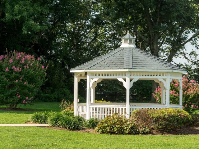 Flintrock Falls golf course and luxury homes