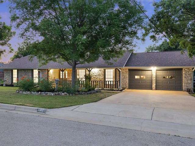 106 Live Oak Dr - Sold by Keenan Group