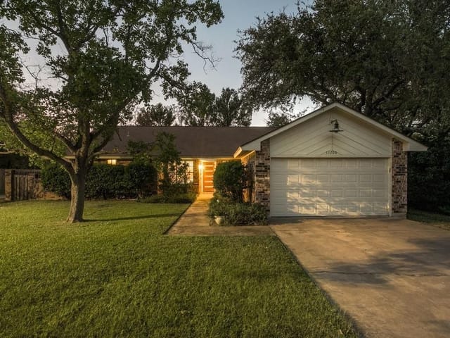 11700 Crosstimber Dr