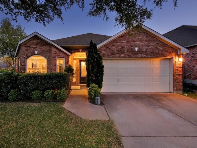 2000 Clegg Dr