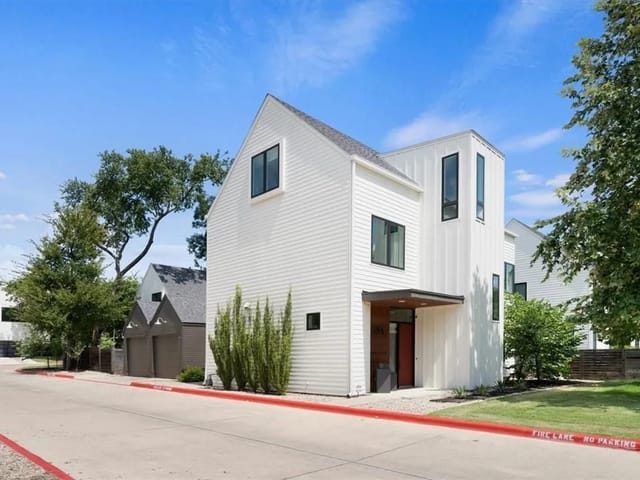 2010 Goodrich Ave Unit #3A