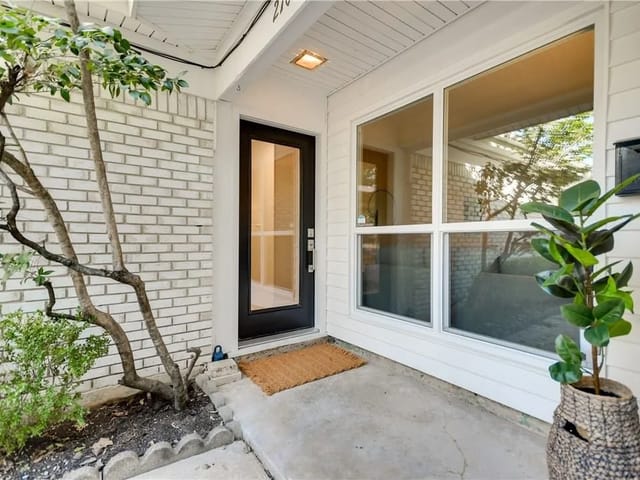 2701 Ashdale Dr
