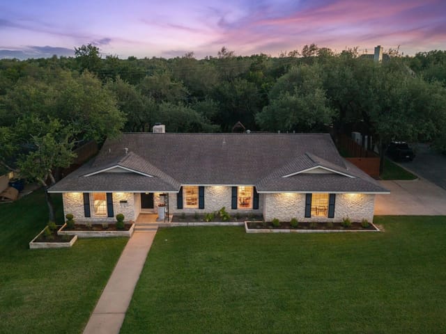 4011 Greystone Dr
