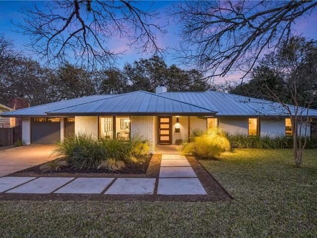 7307 Mesa Dr
