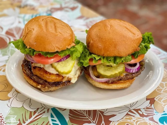 Magnolia Cafe - American diner restaurant in South Congress / Lake Austin Blvd, Austin TX 1