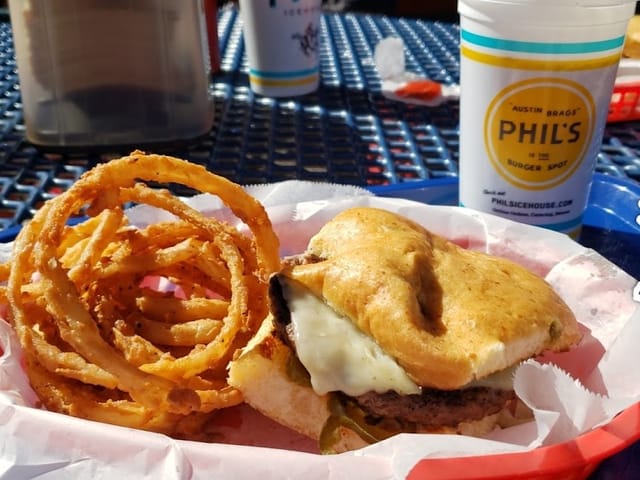 Phil's Ice House - Burgers restaurant in Burnet Road, Austin TX 2