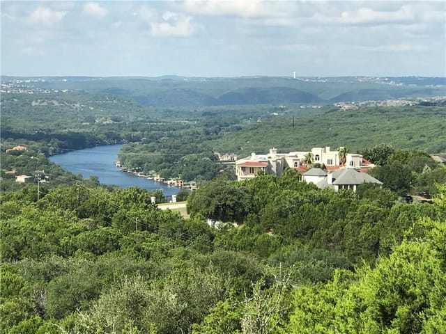 0 FAR VIEW DR