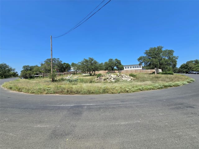 001 Martin Ln