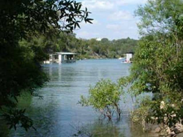 1 AUSTIN BLVD