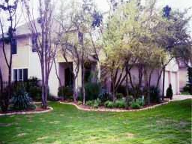 1 MUIRFIELD GREENS LN