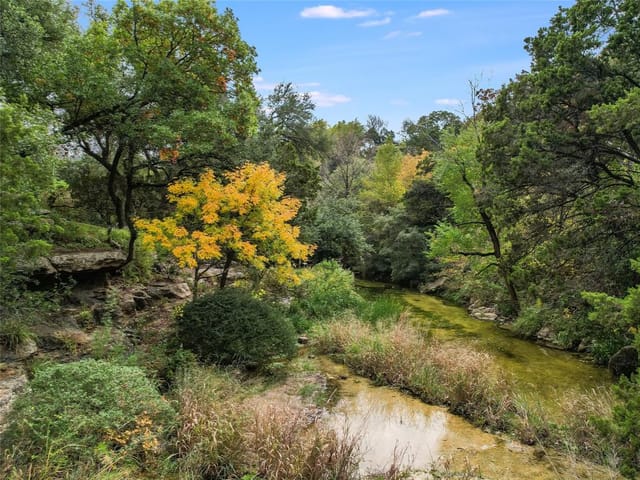 1 Shadybrook CV