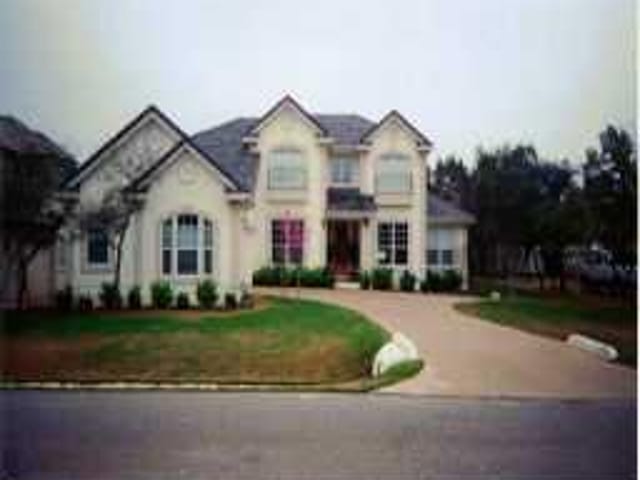 10 LOST MEADOW TRL