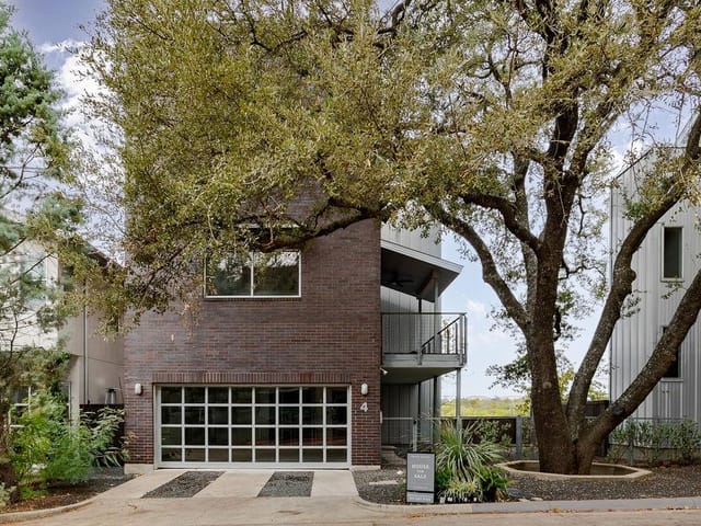 100 E 51st St Unit #4