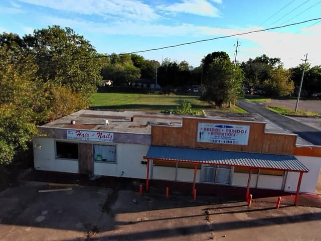 100 Highway 71