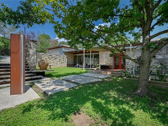 100 Redbud Trl