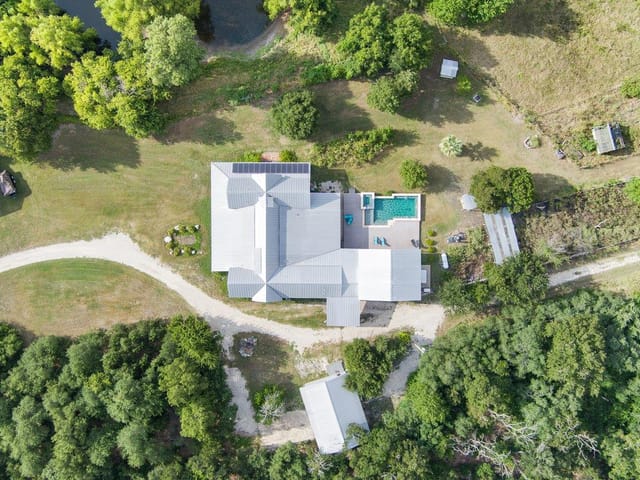100 S Dewberry Creek TRL