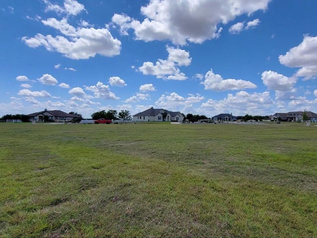 100 Twin Creekview LN