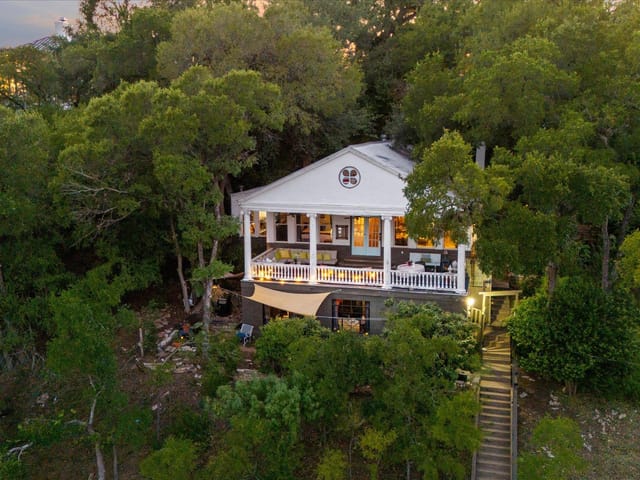 1000 Baylor ST - property photo 1 - Luxury home in Austin, TX
