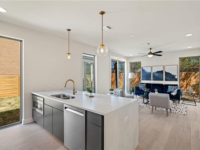 1000 Ellingson Ln Unit #2