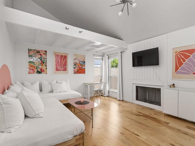 1000 W 26th St Unit #208