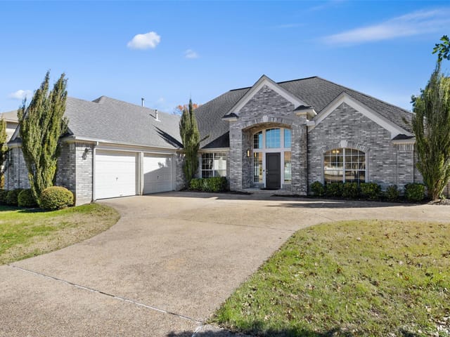 10003 Jupiter Hills Dr