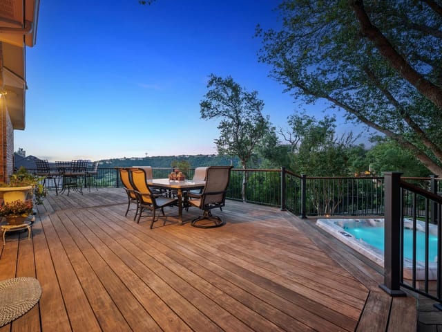 10008 Inshore Dr