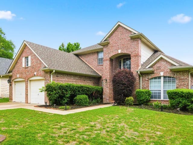 10008 Lachlan Dr