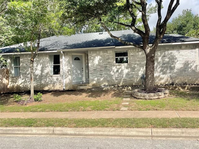 1001 Apple Cross DR