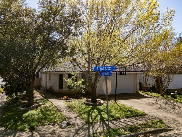1001 Apple Cross Dr