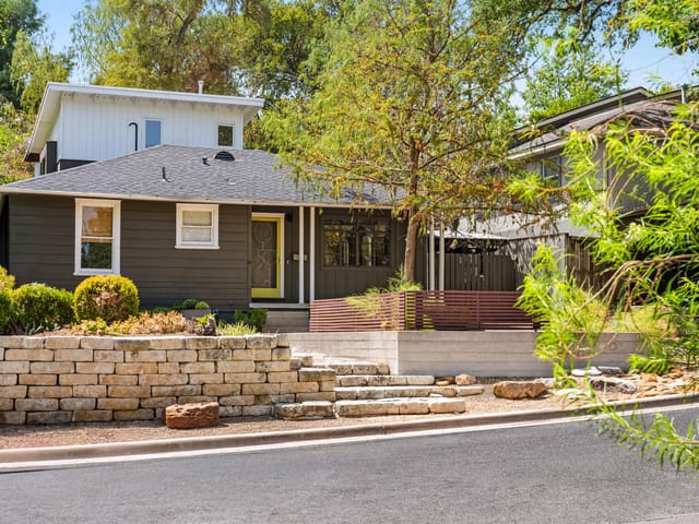 1001 Daniel DR, photo 1 of 6, Austin, TX