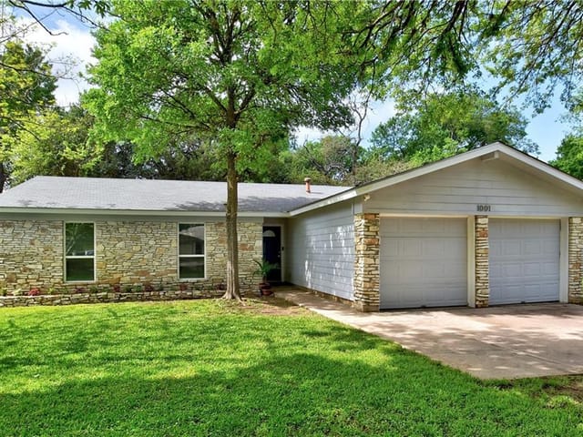 1001 Echo Ln