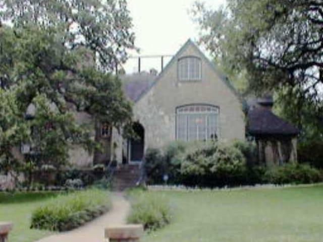 1001 EDGECLIFF TE
