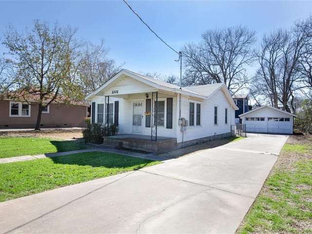 1001 Ruth Ave