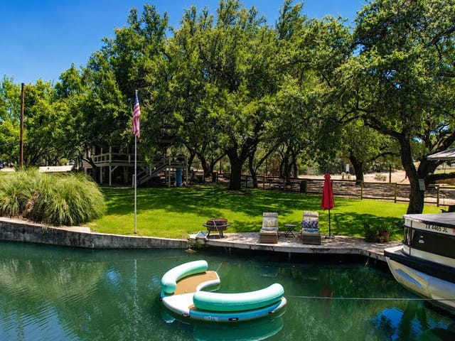 1001 Shorewood DR