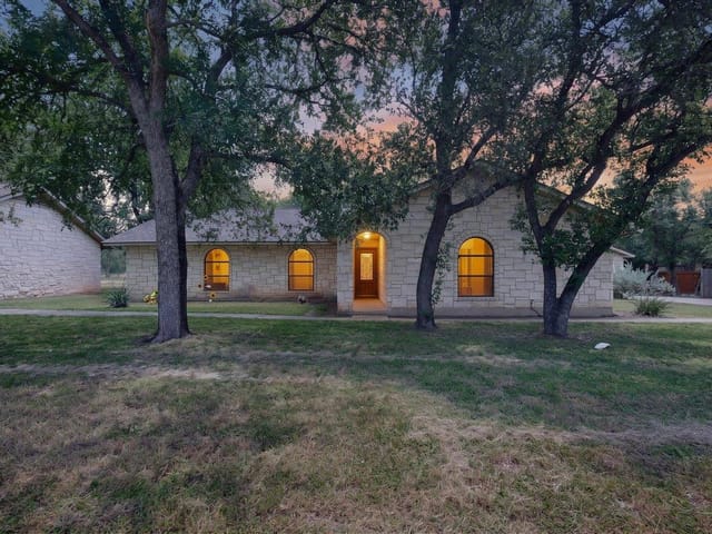 1002 Adventure LN
