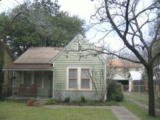 1002 BOULDIN AVE