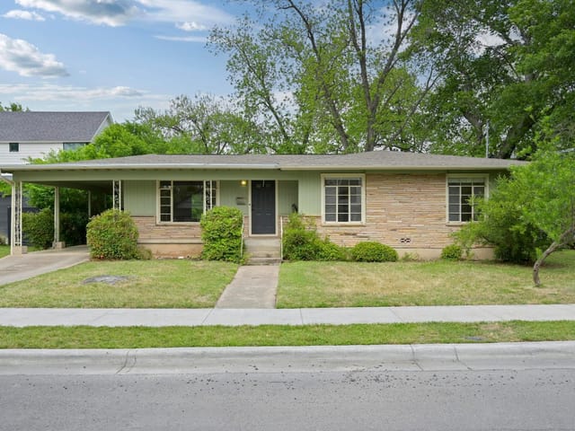 1002 Brentwood St