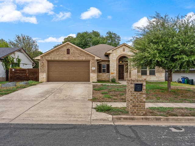 1002 Cripple Creek DR