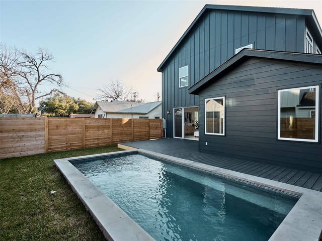 1002 Gullett St Unit #1